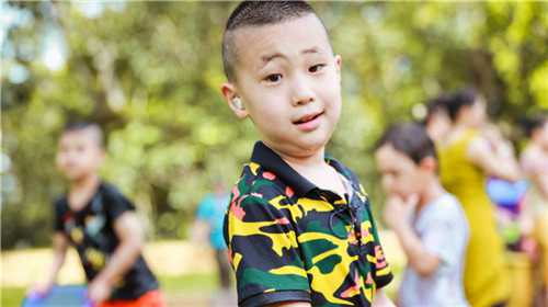 簡單大方好聽的男孩名字